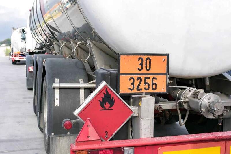 Unidad de transporte de materiales peligrosos